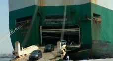 906 سيارات في 48 ساعة.. نشاط متزايد بميناءي شرق وغرب بورسعيد عبر سفينتي «Ro-Ro»