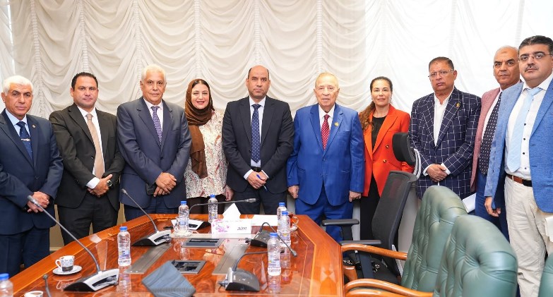 وزير العمل يبحث مع اتحاد المستثمرين تعزيز التعاون في التدريب المهني وتوفير العمالة الماهرة