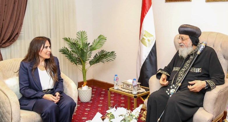 وزيرة الإسكان تلتقي قداسة البابا تواضروس الثاني بمدينة العلمين الجديدة