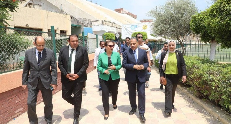 اللجنة الطبية العليا والاستغاثات بمجلس الوزراء تنظم قافلة طبية شاملة بالشرقية