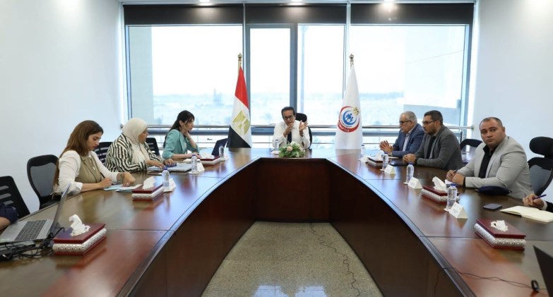 وزير الصحة يبحث مستجدات تطوير مستشفى هليوبوليس الجديدة