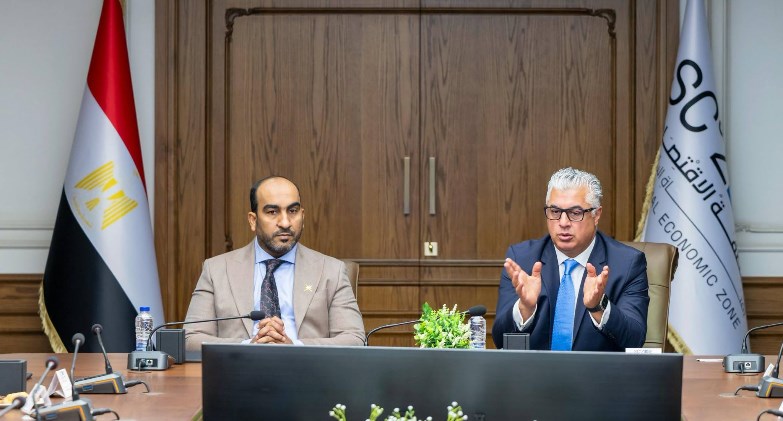 رئيس المنطقة الاقتصادية لقناة السويس يستقبل وفدًا عُمانيًا لبحث فرص التعاون والاستثمار 