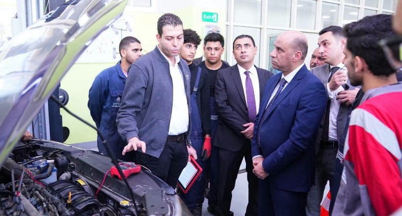 وزير العمل يفتح أبوابًا جديدة أمام الشباب للتأهيل لسوق العمل في الداخل