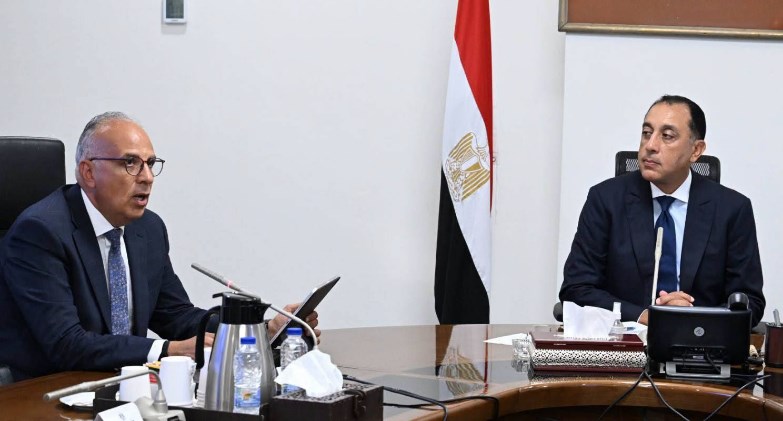 رئيس الوزراء يتابع جهود الدولة لحماية الشواطئ ومخطط استعادة شواطئ الإسكندرية