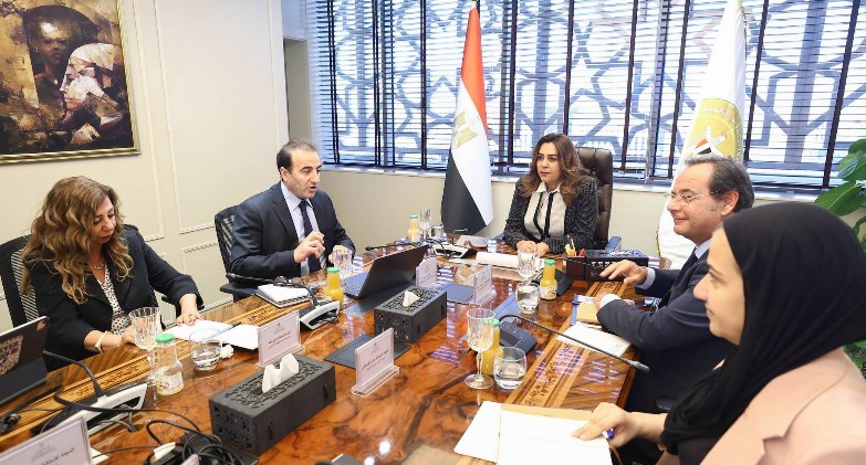 وزيرة التنمية المحلية والبيئة تبحث إنشاء الصندوق المصري لحماية الشعاب المرجانية