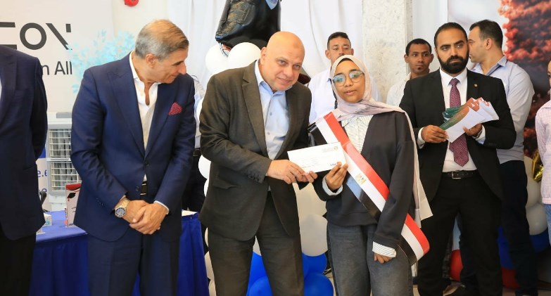 هايبر وان تكرم أوائل الثانوية العامة في احتفالية خاصة