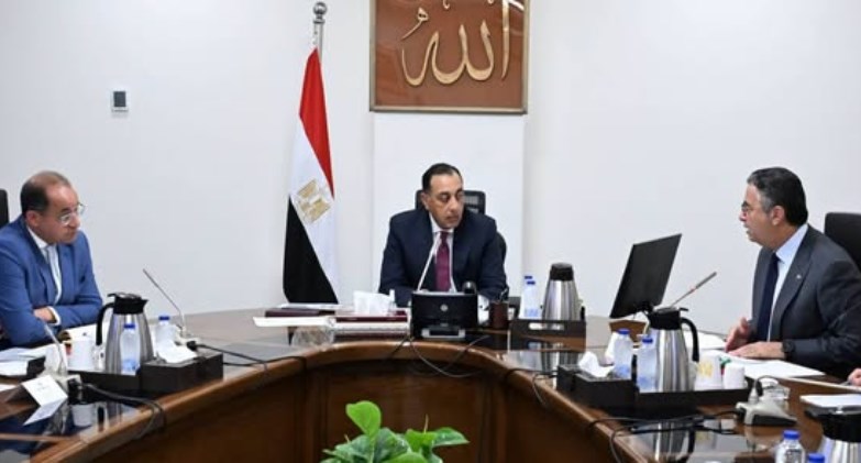 رئيس الوزراء يستعرض الإجراءات التنفيذية لفض التشابكات المالية بين "المالية" وهيئة السلع التموينية