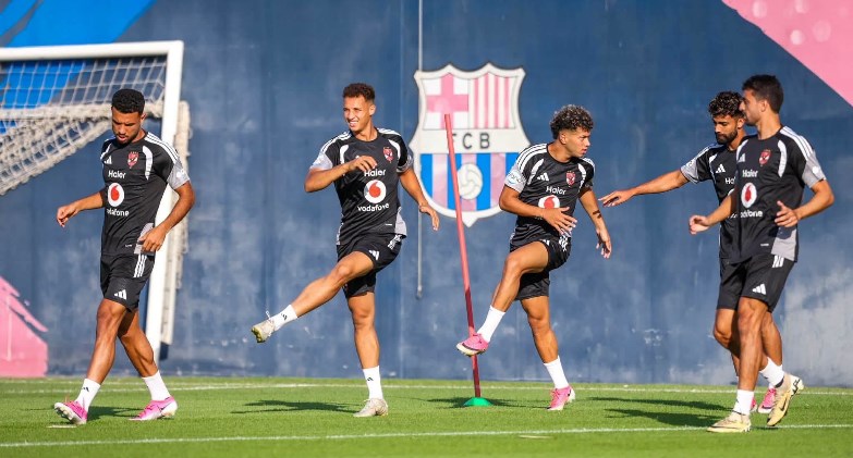 التشكيل المتوقع للأهلي أمام برشلونة.. بن جديدة وبن شرقي يقودان الهجوم