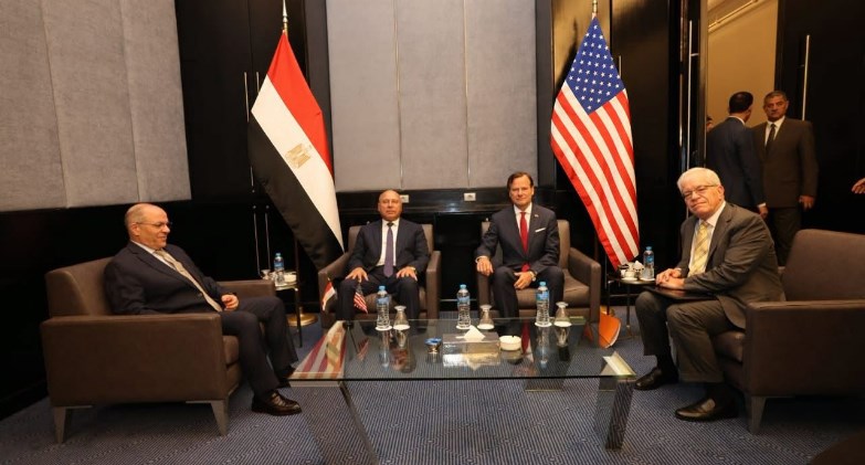 وزير النقل يجري مباحثات هامة مع نائب مساعد وزير التجارة الأمريكي في مشروعات النقل