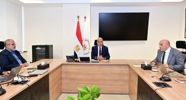 وزير الموارد المائية والري