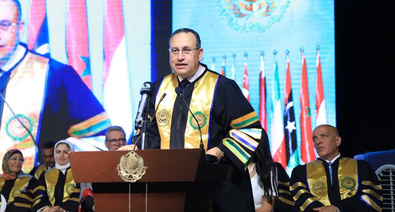 وزير التعليم العالي: تخرج أول دفعة من «طب الأكاديمية العربية» بالعلمين الجديدة