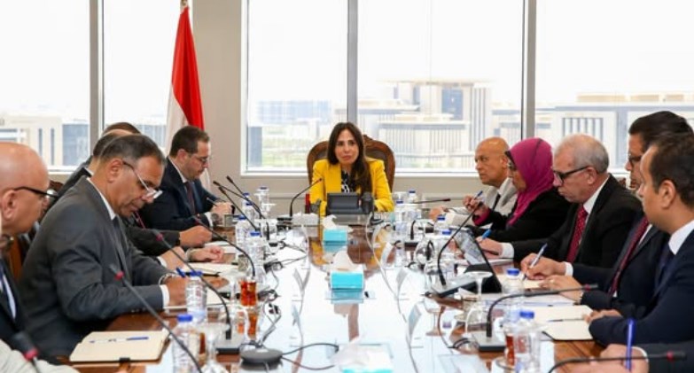 وزيرة الإسكان والمرافق والمجتمعات العمرانية