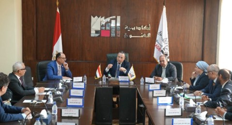 قنصوة يوجه بـ تشكيل مجموعة عمل لوضع رؤية متكاملة لتطوير المعاهد وتنمية الموارد الذاتية