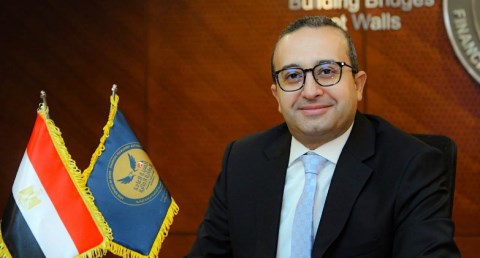 تجديد تعيين د. محمد عبدالعزيز مساعدًا لرئيس الهيئة العامة للرقابة المالية