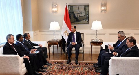 رئيس الوزراء لـ"شيفرون" العالمية: الحكومة مستعدة لتقديم الدعم اللازم