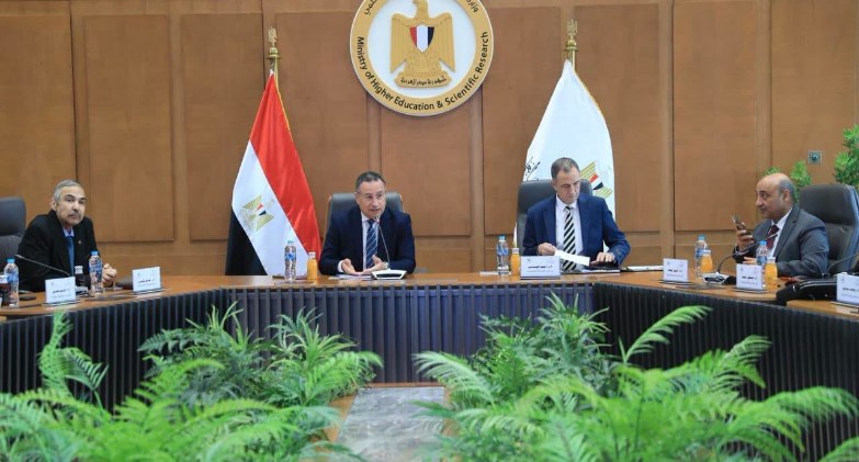 وزير التعليم العالي يوجه بالتوسع في التخصصات الحديثة والمستقبلية بالجامعات التكنولوجية 
