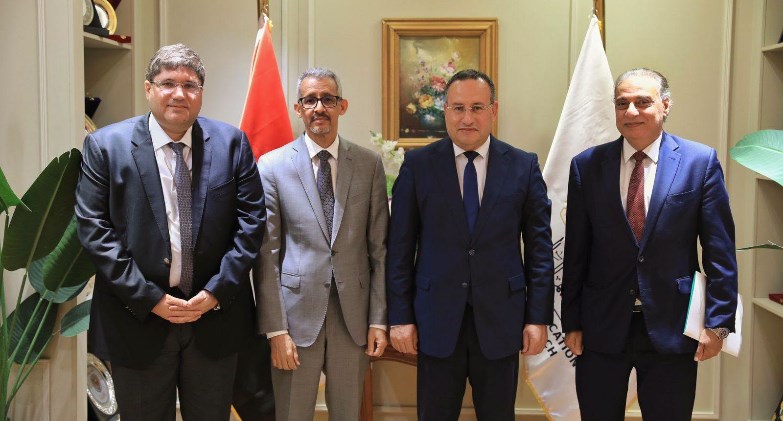 وزير التعليم العالي يبحث مع المدير العام للألكسو مجالات التعليم والبحث العلمي والتدريب