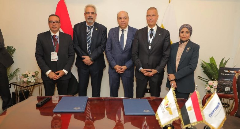 وزير الطيران المدني يشهد توقيع اتفاقية «CO2 Connect» بين مصر للطيران والأياتا لدعم الاستدامة البيئية والتحول نحو طيران أكثر استدامة