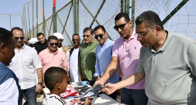 وزير الشباب ومحافظ البحر الأحمر يتفقدان مركز حلايب للتنمية الشبابية